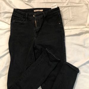 Black Hi Rise Levi’s Skinny Jeans